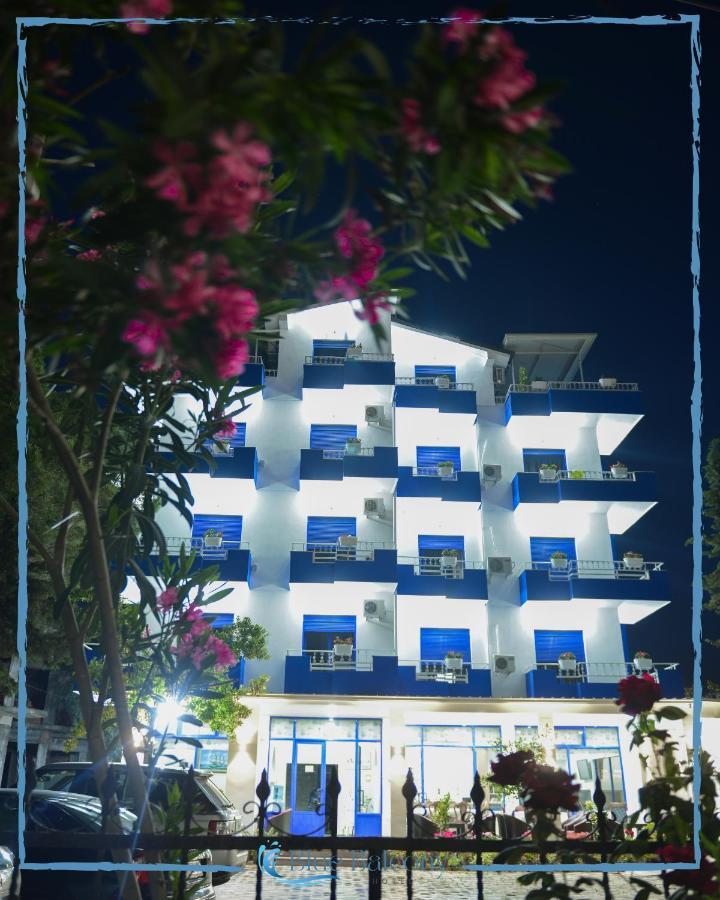 Blue Balcony 3*